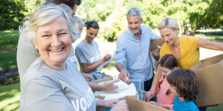 노년층의 자원봉사와 심리적 웰빙 : 어느 정도가 지나친 것인가?