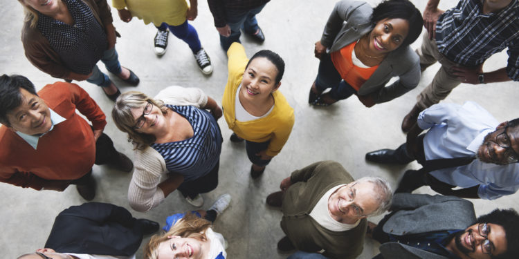 대부분의 사람들은 행복하다.